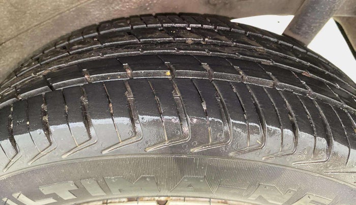 2014 Maruti Wagon R 1.0 LXI CNG, CNG, Manual, 62,059 km, Left Rear Tyre Tread