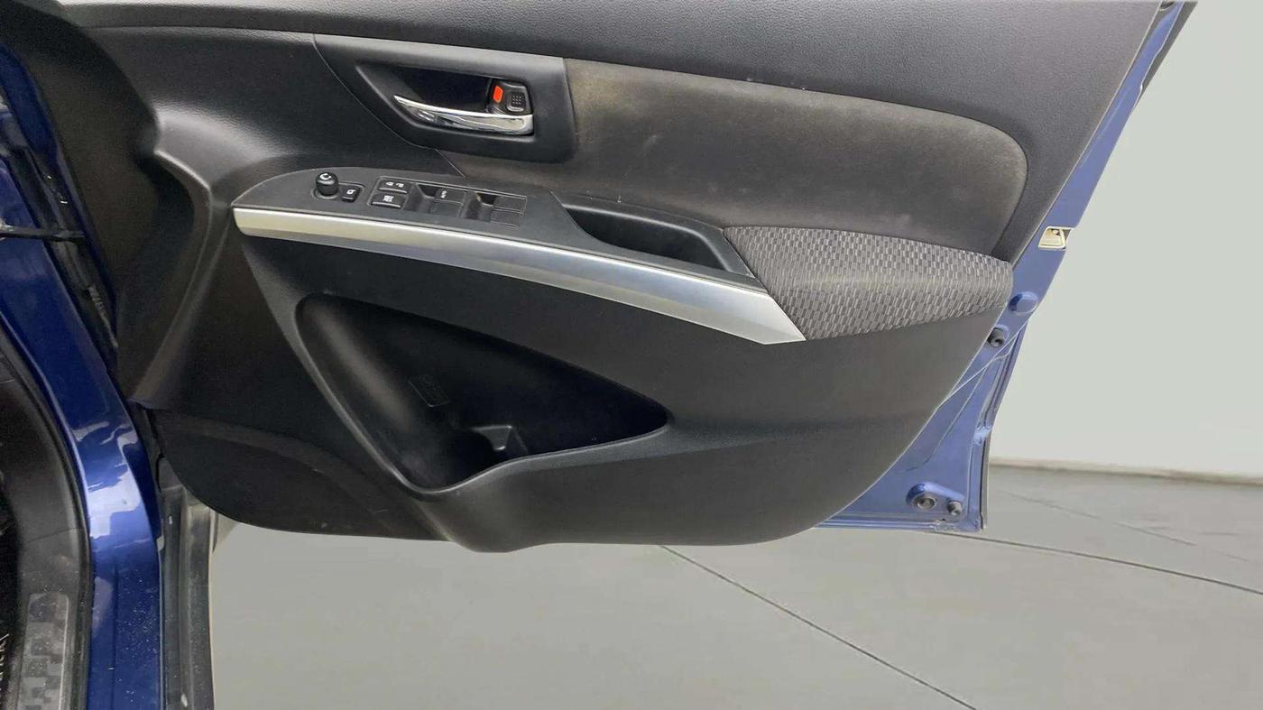 2022 Maruti S Cross ZETA 1.5, Petrol, Manual, 78,226 km, Driver Side Door Panels Control