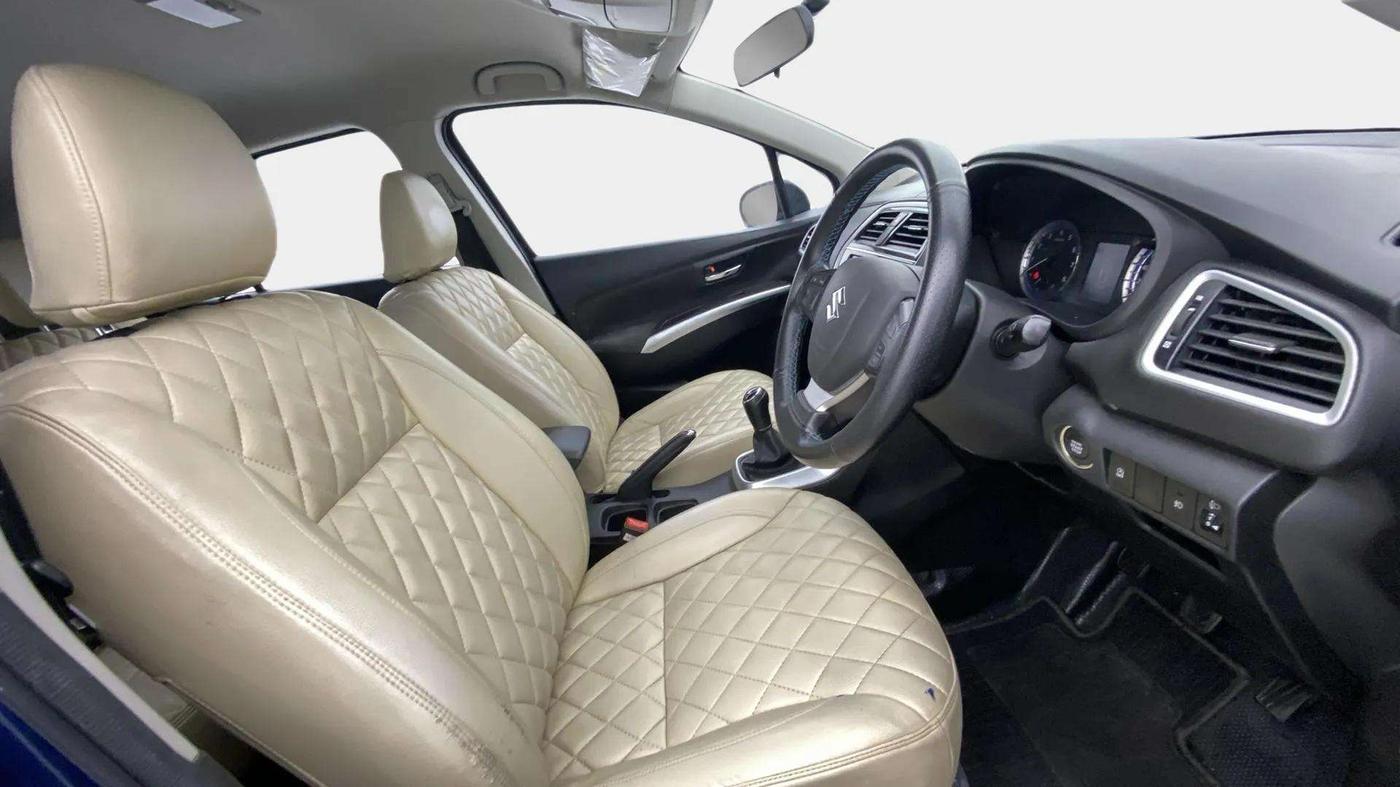 2022 Maruti S Cross ZETA 1.5, Petrol, Manual, 78,226 km, Right Side Front Door Cabin