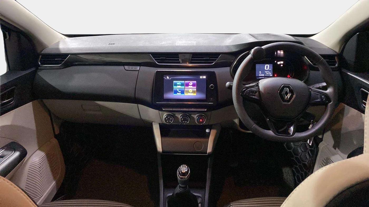 2022 Renault TRIBER RXT LIMITED EDITION, Petrol, Manual, 7,432 km, Dashboard