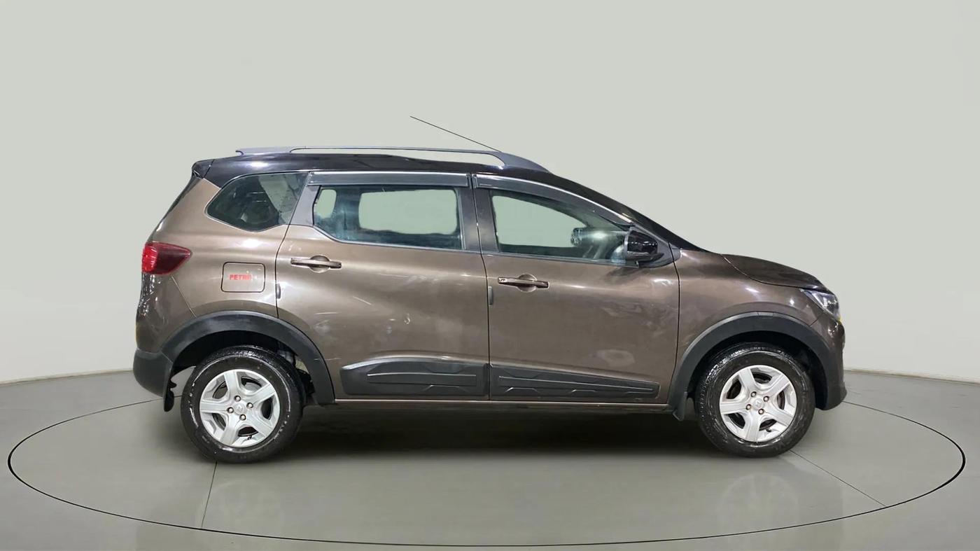 2022 Renault TRIBER RXT LIMITED EDITION, Petrol, Manual, 7,432 km, Right Side View