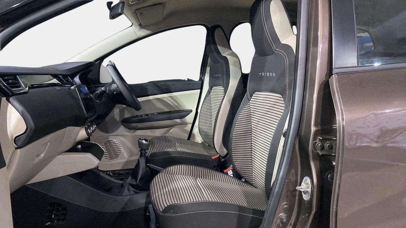 2022 Renault TRIBER RXT LIMITED EDITION, Petrol, Manual, 7,432 km, Right Side Front Door Cabin