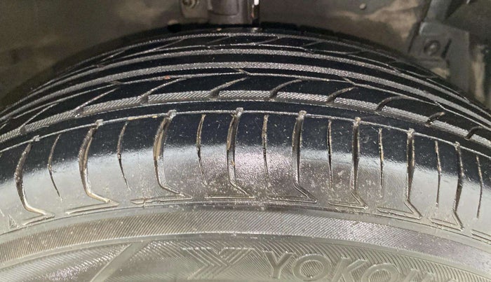 2014 Maruti Swift Dzire VXI, Petrol, Manual, 84,866 km, Right Front Tyre Tread
