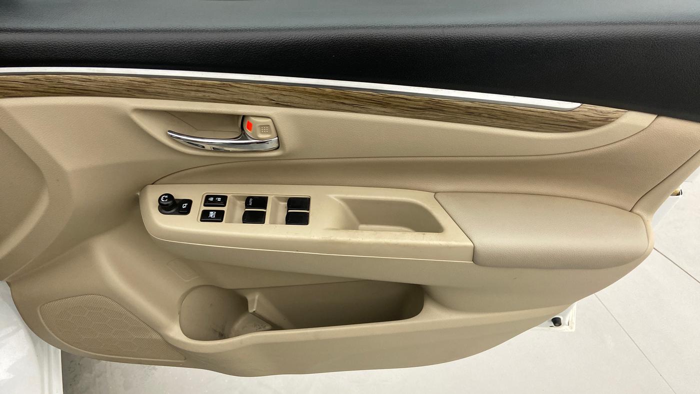 2021 Maruti Ciaz ALPHA 1.5 AT SHVS, Petrol, Automatic, 21,832 km, Driver Side Door Panels Control