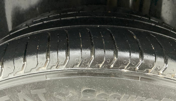 2021 Maruti Ciaz ALPHA 1.5 AT SHVS, Petrol, Automatic, 21,832 km, Left Rear Tyre Tread