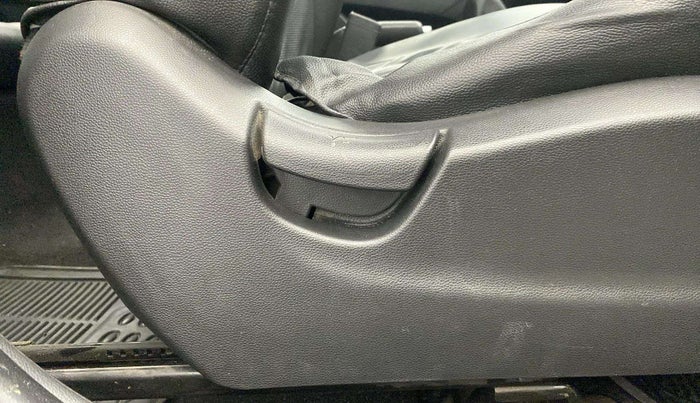 2017 Hyundai Creta E 1.6 PETROL, Petrol, Manual, 24,156 km, Driver Side Adjustment Panel