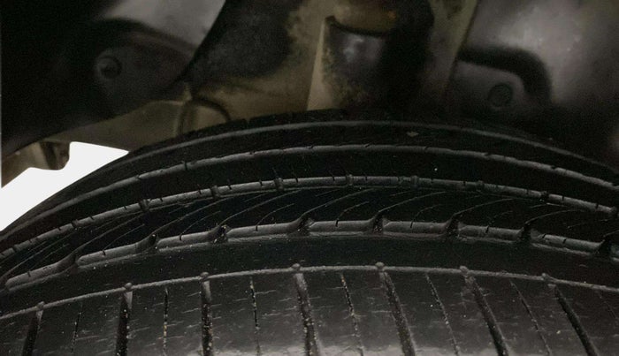 2017 Hyundai Creta E 1.6 PETROL, Petrol, Manual, 24,156 km, Right Rear Tyre Tread