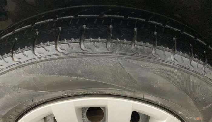2013 Hyundai i10 MAGNA 1.1, Petrol, Manual, 53,209 km, Left Rear Tyre Tread