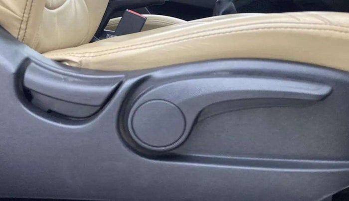 2019 Hyundai Creta SX 1.6 PETROL, Petrol, Manual, 28,684 km, Driver Side Adjustment Panel