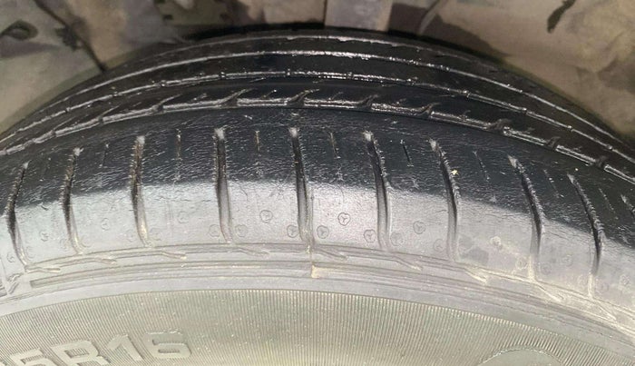 2019 Hyundai Creta SX 1.6 PETROL, Petrol, Manual, 28,684 km, Left Front Tyre Tread