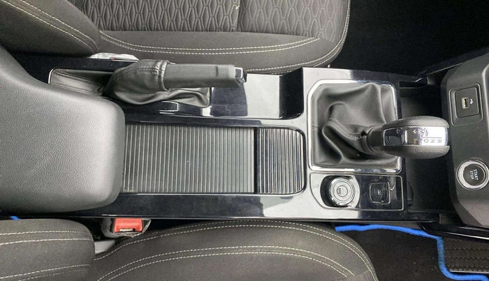 2021 Renault Kiger RXZ AMT, Petrol, Automatic, 18,838 km, Gear Lever