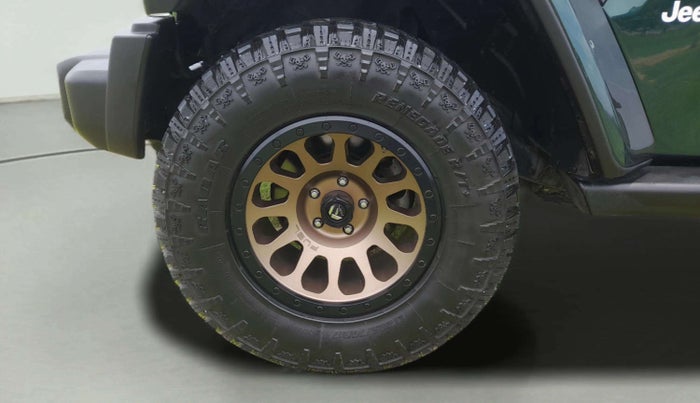 2017 Jeep WRANGLER UNLIMITED 4X4 PETROL, Petrol, Automatic, 33,797 km, Left Front Wheel