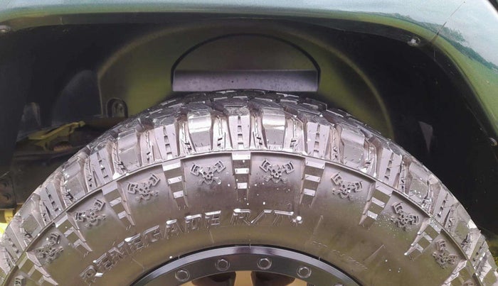 2017 Jeep WRANGLER UNLIMITED 4X4 PETROL, Petrol, Automatic, 33,797 km, Right Rear Tyre Tread