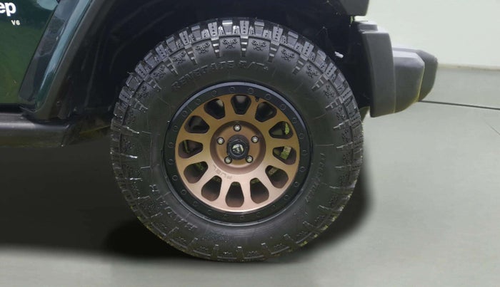 2017 Jeep WRANGLER UNLIMITED 4X4 PETROL, Petrol, Automatic, 33,797 km, Right Front Wheel