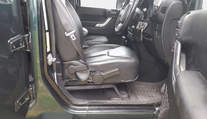 2017 Jeep WRANGLER UNLIMITED 4X4 PETROL, Petrol, Automatic, 33,797 km, Driver Side Adjustment Panel