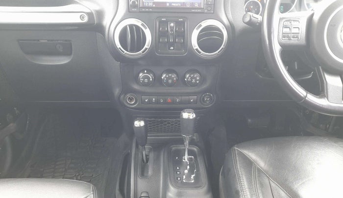 2017 Jeep WRANGLER UNLIMITED 4X4 PETROL, Petrol, Automatic, 33,797 km, Air Conditioner