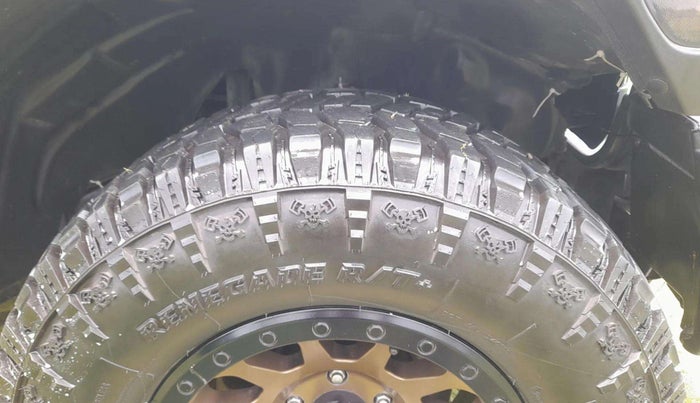 2017 Jeep WRANGLER UNLIMITED 4X4 PETROL, Petrol, Automatic, 33,797 km, Right Front Tyre Tread
