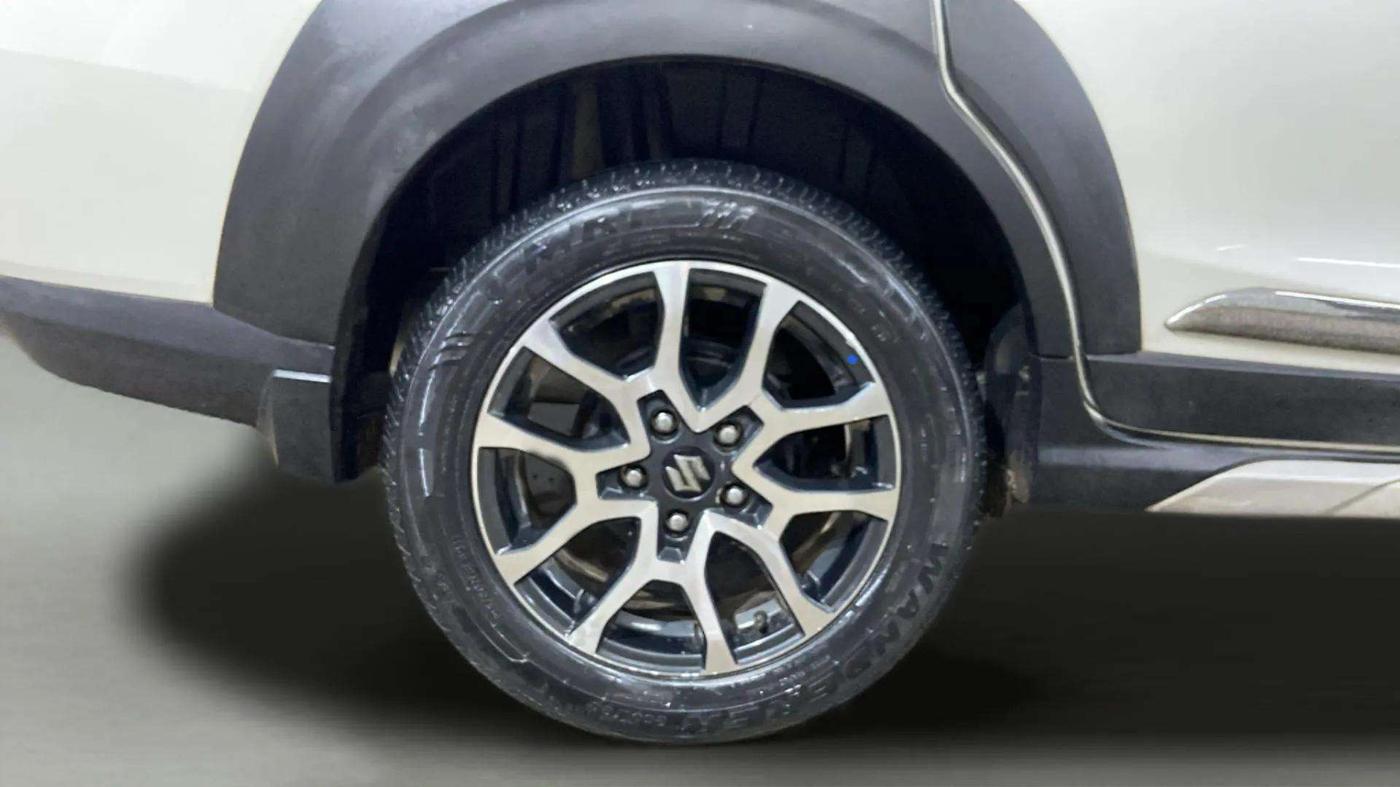 2022 Maruti XL6 ALPHA AT, Petrol, Automatic, 22,631 km, Right Rear Wheel