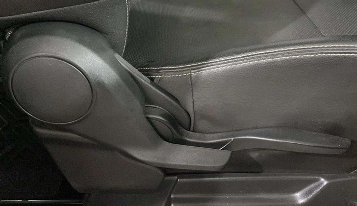 2022 Maruti XL6 ALPHA AT, Petrol, Automatic, 22,208 km, Driver Side Adjustment Panel
