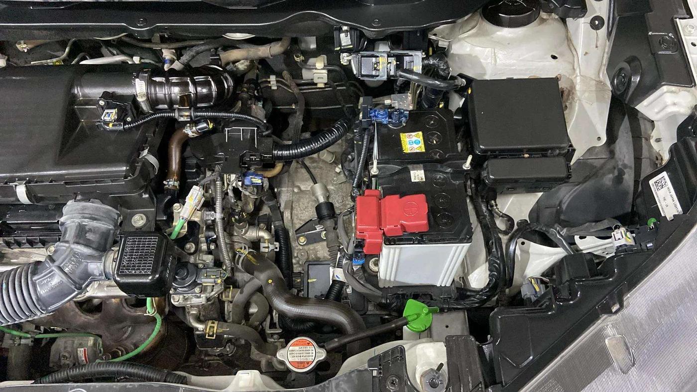 2022 Maruti XL6 ALPHA AT, Petrol, Automatic, 22,631 km, Engine View - Left