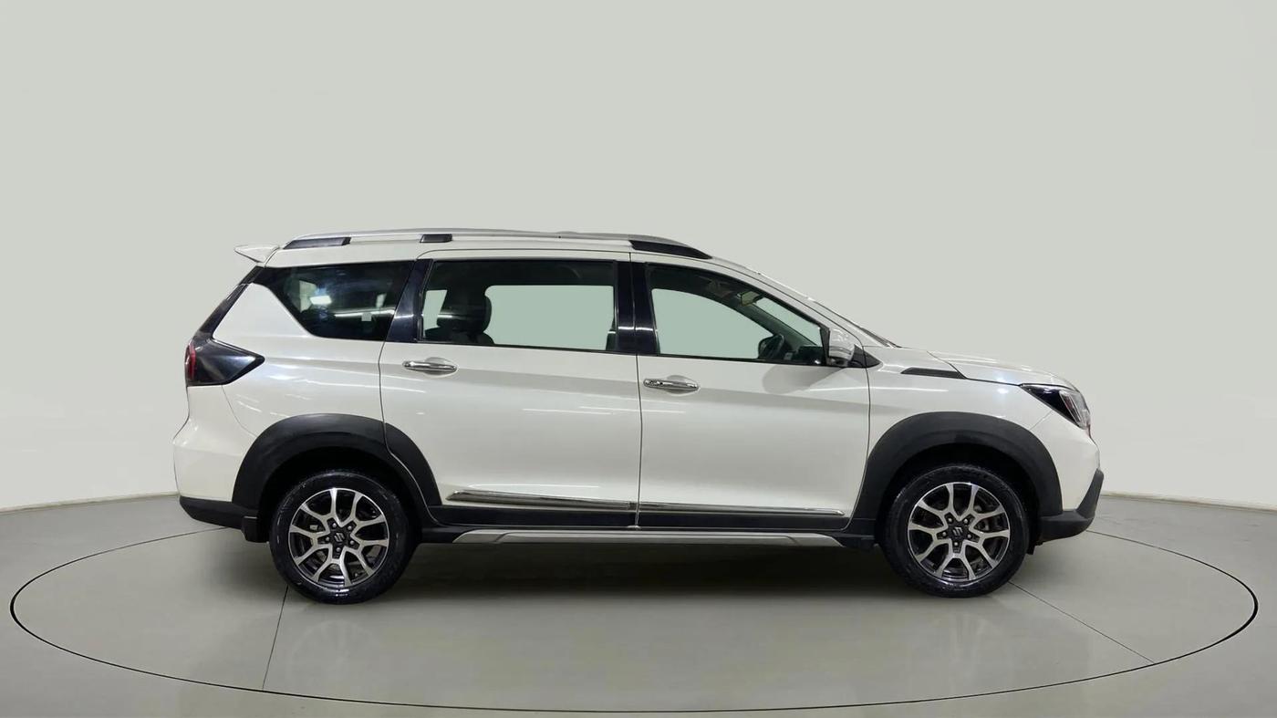 2022 Maruti XL6 ALPHA AT, Petrol, Automatic, 22,631 km, Right Side View