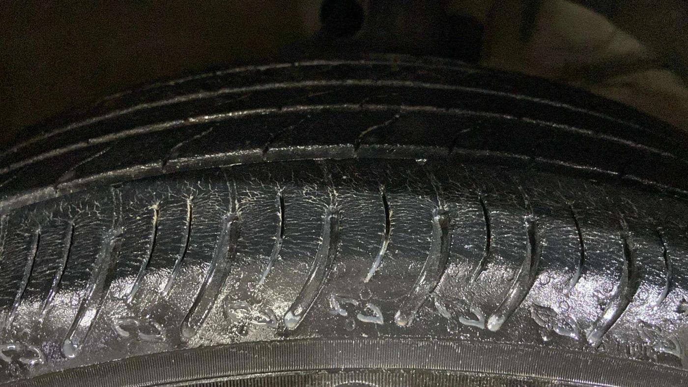 2022 Maruti XL6 ALPHA AT, Petrol, Automatic, 22,631 km, Right Front Tyre Tread