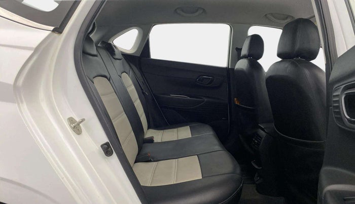 2021 Hyundai NEW I20 ASTA 1.2 AT, Petrol, Automatic, 46,997 km, Right Side Rear Door Cabin