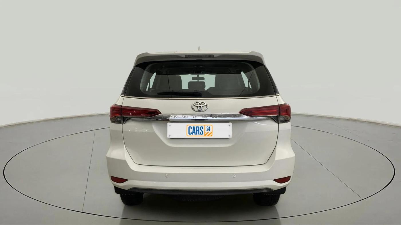 2018 Toyota Fortuner 2.8 4X2 MT, Diesel, Manual, 58,504 km, Back/Rear