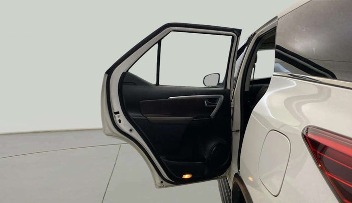 2018 Toyota Fortuner 2.8 4X2 MT, Diesel, Manual, 54,083 km, LHS Rear Door