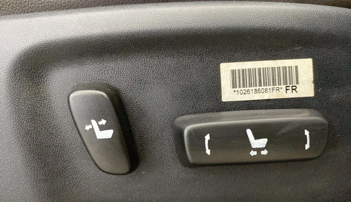 2018 Toyota Fortuner 2.8 4X2 MT, Diesel, Manual, 54,083 km, Driver Side Adjustment Panel