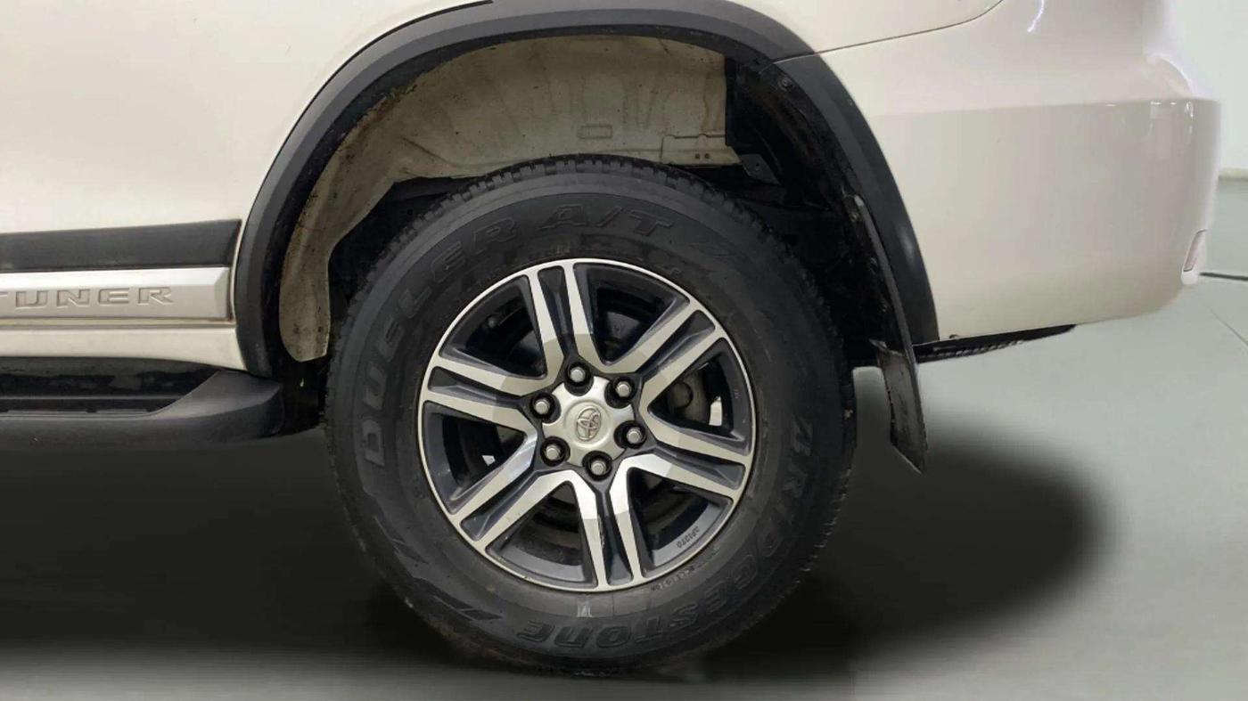 2018 Toyota Fortuner 2.8 4X2 MT, Diesel, Manual, 58,504 km, Left Rear Wheel