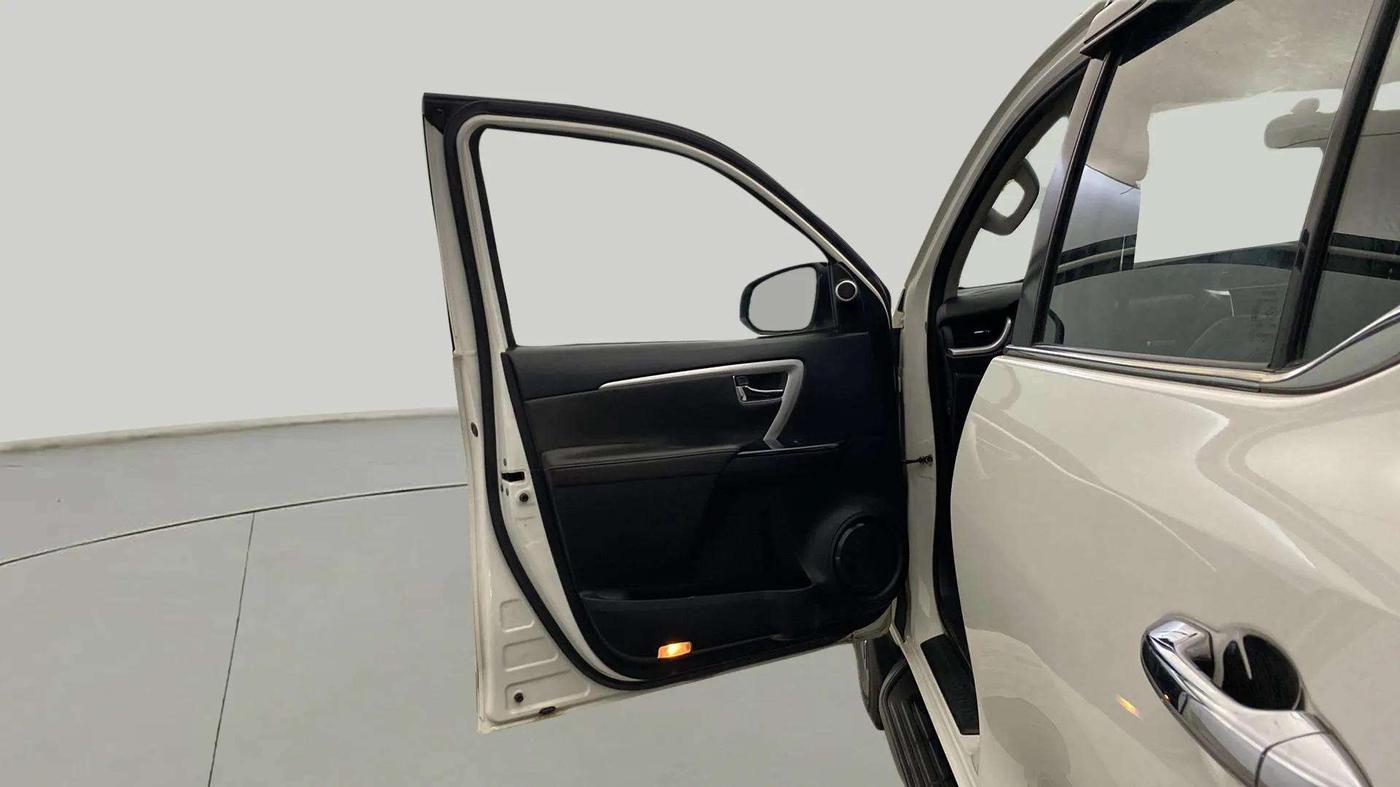 2018 Toyota Fortuner 2.8 4X2 MT, Diesel, Manual, 58,504 km, LHS Front Door