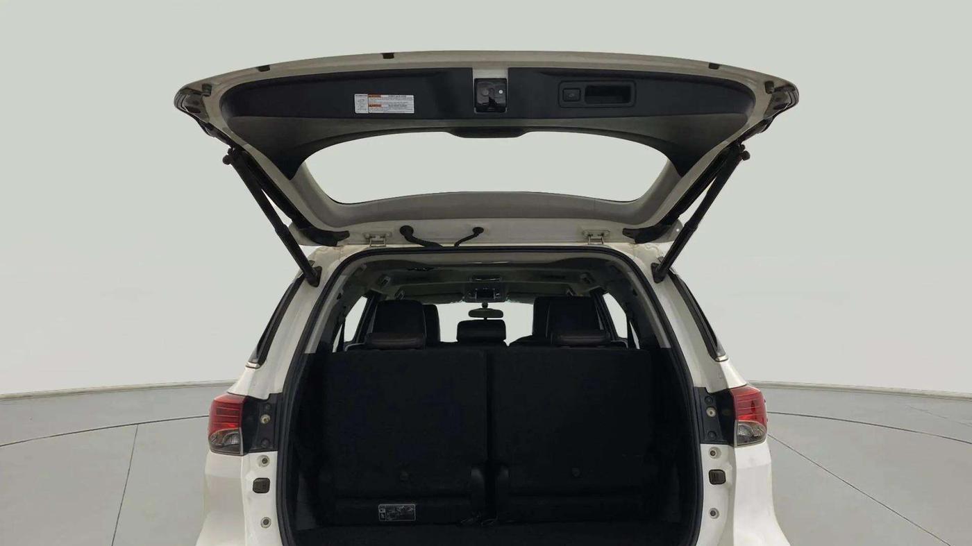 2018 Toyota Fortuner 2.8 4X2 MT, Diesel, Manual, 58,504 km, Boot Door Open