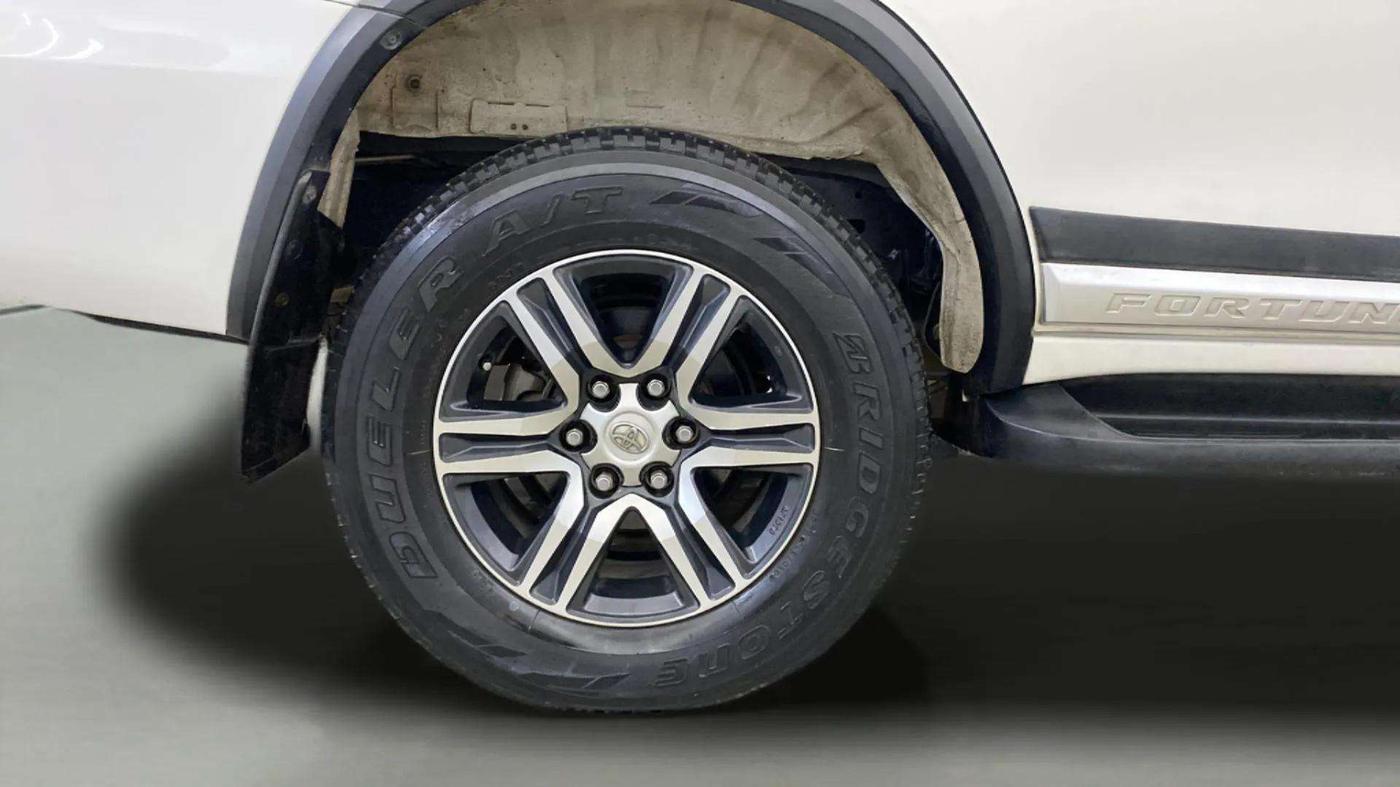 2018 Toyota Fortuner 2.8 4X2 MT, Diesel, Manual, 58,504 km, Right Rear Wheel
