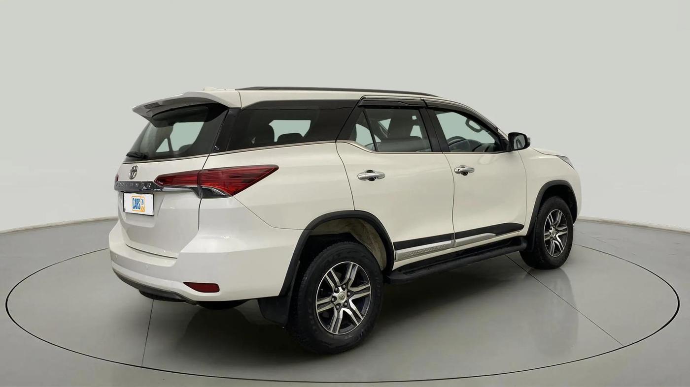 2018 Toyota Fortuner 2.8 4X2 MT, Diesel, Manual, 58,504 km, Right Back Diagonal