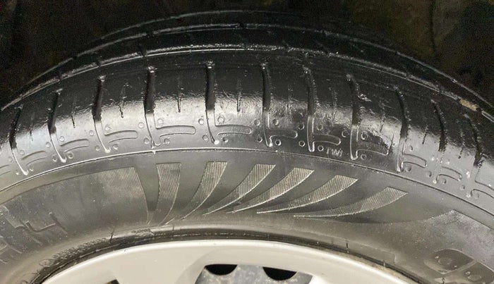 2022 Hyundai AURA S 1.2, Petrol, Manual, 51,533 km, Right Front Tyre Tread