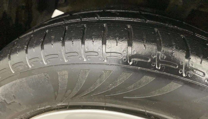 2022 Hyundai AURA S 1.2, Petrol, Manual, 51,533 km, Left Rear Tyre Tread