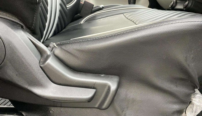 2022 Maruti IGNIS ZETA 1.2, Petrol, Manual, 69,156 km, Driver Side Adjustment Panel
