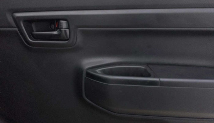 2020 Maruti S PRESSO VXI PLUS AMT, Petrol, Automatic, 20,042 km, Driver Side Door Panels Control