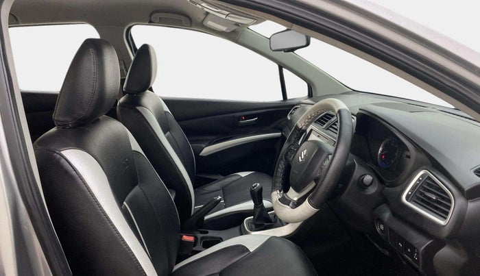 2017 Maruti S Cross ALPHA 1.3, Diesel, Manual, 74,254 km, Right Side Front Door Cabin
