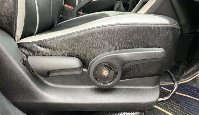 2017 Maruti S Cross ALPHA 1.3, Diesel, Manual, 74,254 km, Driver Side Adjustment Panel