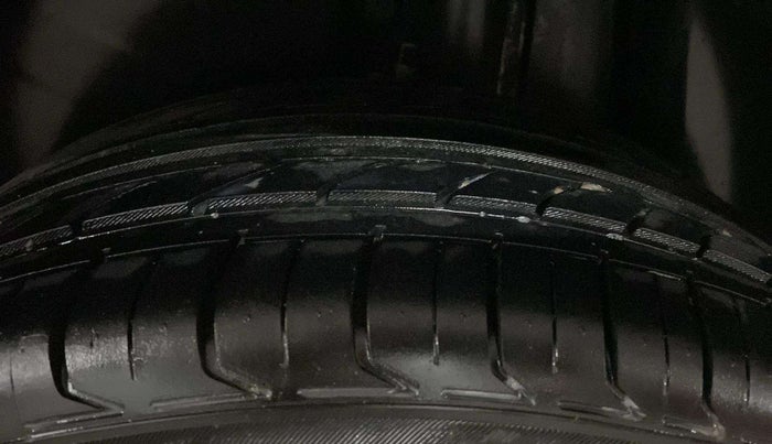 2022 Volkswagen TAIGUN TOPLINE 1.0 TSI MT, Petrol, Manual, 65,373 km, Left Rear Tyre Tread