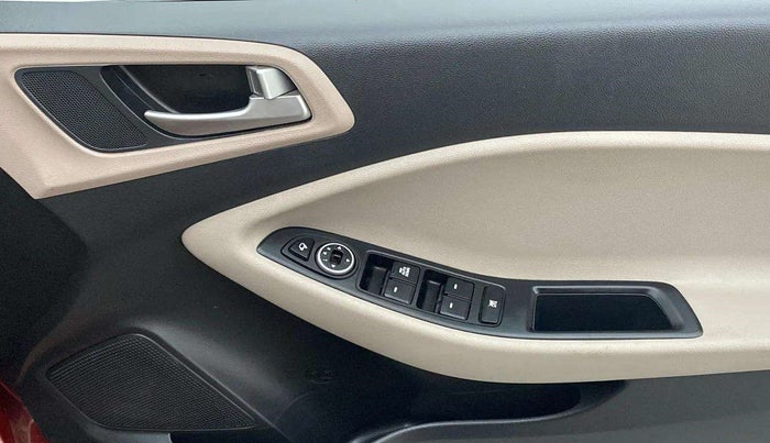 2019 Hyundai Elite i20 SPORTZ PLUS 1.2, Petrol, Manual, 33,641 km, Driver Side Door Panels Control