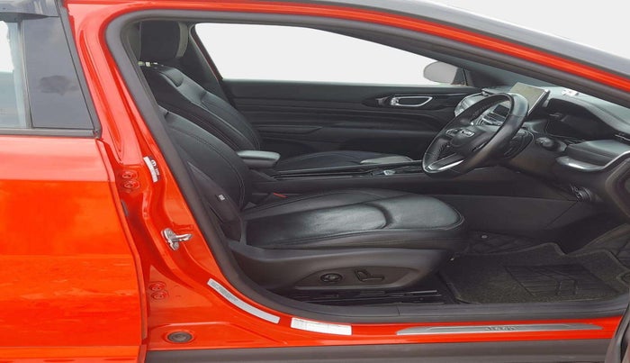 2022 Jeep Compass MODEL S (O) 1.4 PETROL DCT, Petrol, Automatic, 16,313 km, Right Side Front Door Cabin