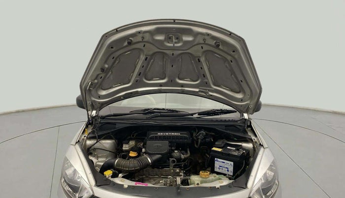 2018 Tata Tiago XE PETROL, Petrol, Manual, 62,095 km, Open Bonet