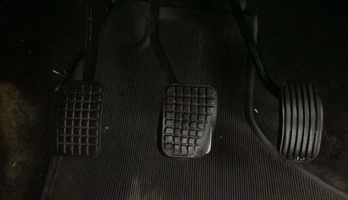 2018 Tata Tiago XE PETROL, Petrol, Manual, 62,095 km, Pedals