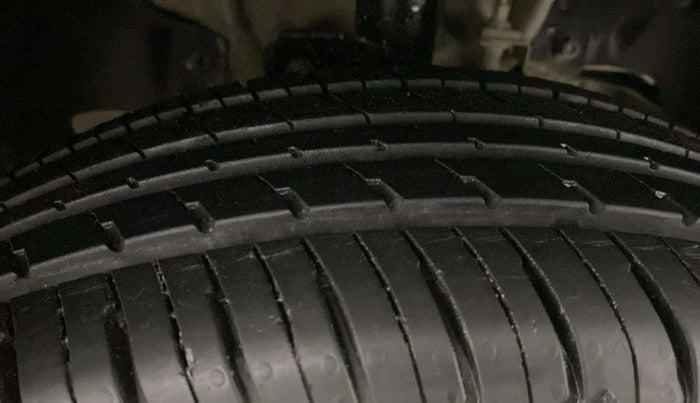 2018 Tata Tiago XE PETROL, Petrol, Manual, 62,095 km, Right Front Tyre Tread