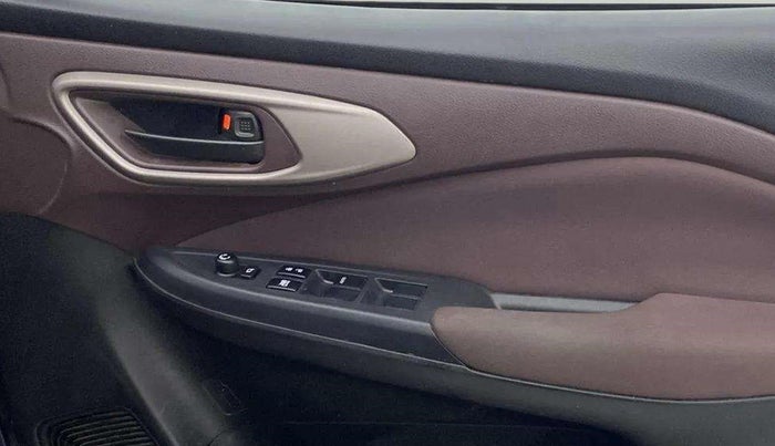 2023 Maruti FRONX DELTA 1.2 MT PETROL, Petrol, Manual, 39,306 km, Driver Side Door Panels Control