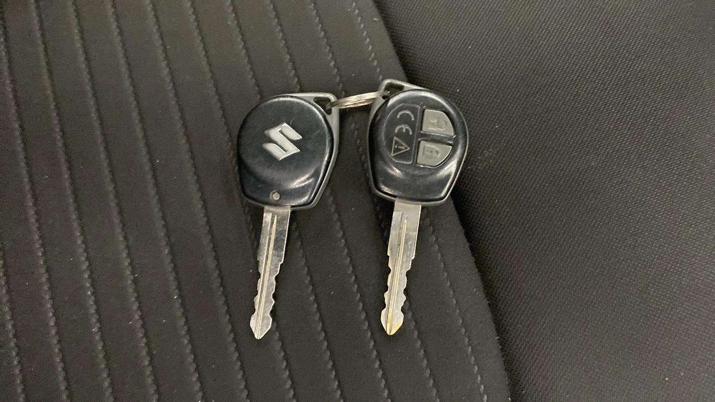 2023 Maruti FRONX DELTA 1.2 MT PETROL, Petrol, Manual, 39,434 km, Key Close Up