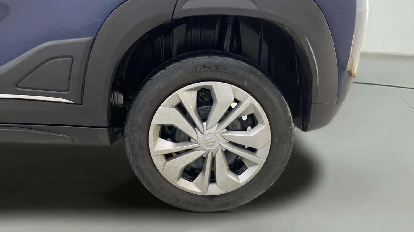 2023 Maruti FRONX DELTA 1.2 MT PETROL, Petrol, Manual, 39,434 km, Left Rear Wheel